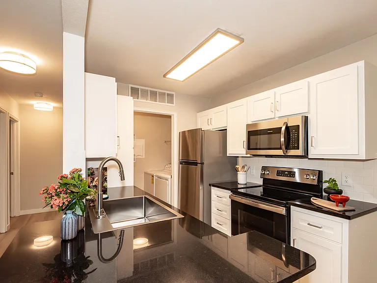 Lumina Apartments — Photo 23