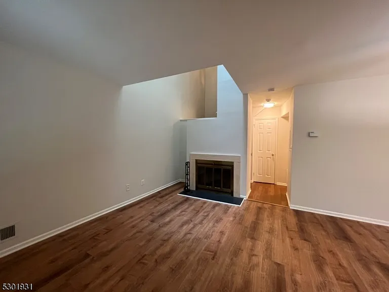 14 Stevens Ct — Photo 5