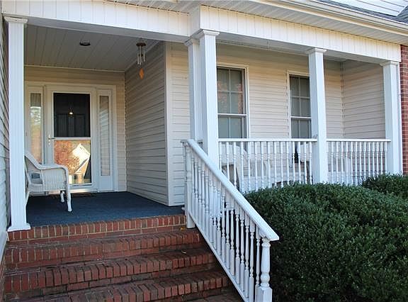 3rd image of 2401 27th Avenue Cir NE