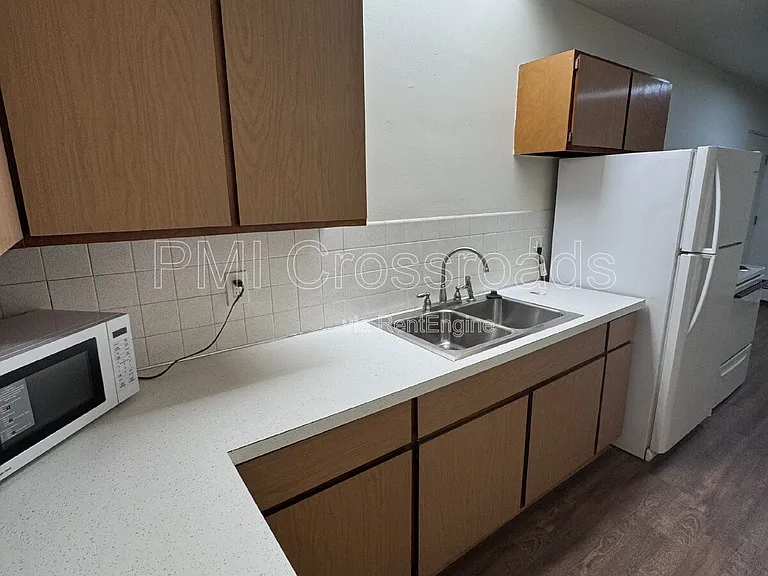 2323 Newton St #20 — Photo 2
