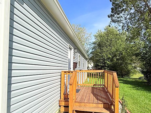 5th image of 3705 S Wigger St
