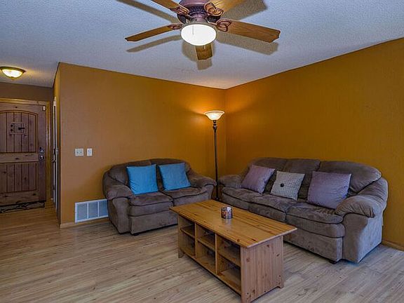 5th image of 1063 De Soto Dr