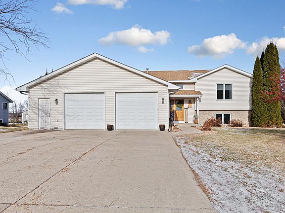2nd image of 507 Oakridge Pl