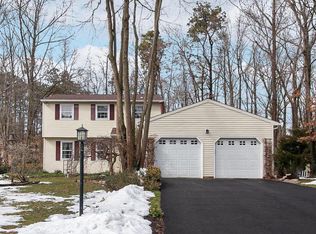 8 Pine Trl, Medford, NJ 08055