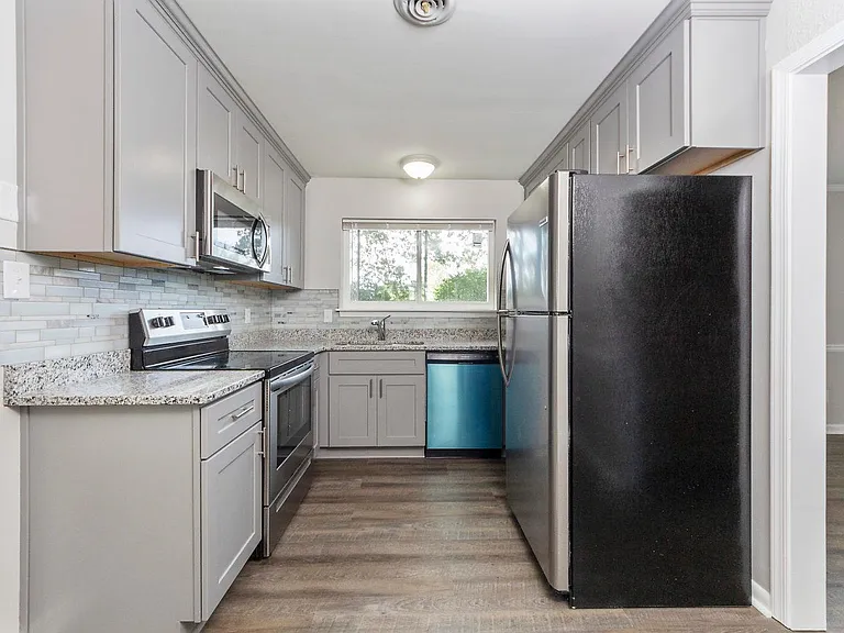 605 Presidential Blvd — Photo 6