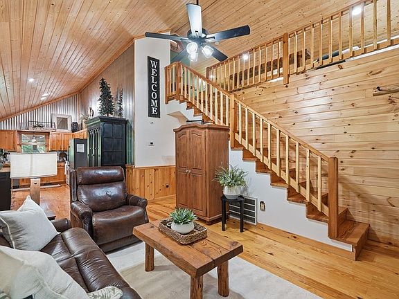 5th image of 28 Wood Ln