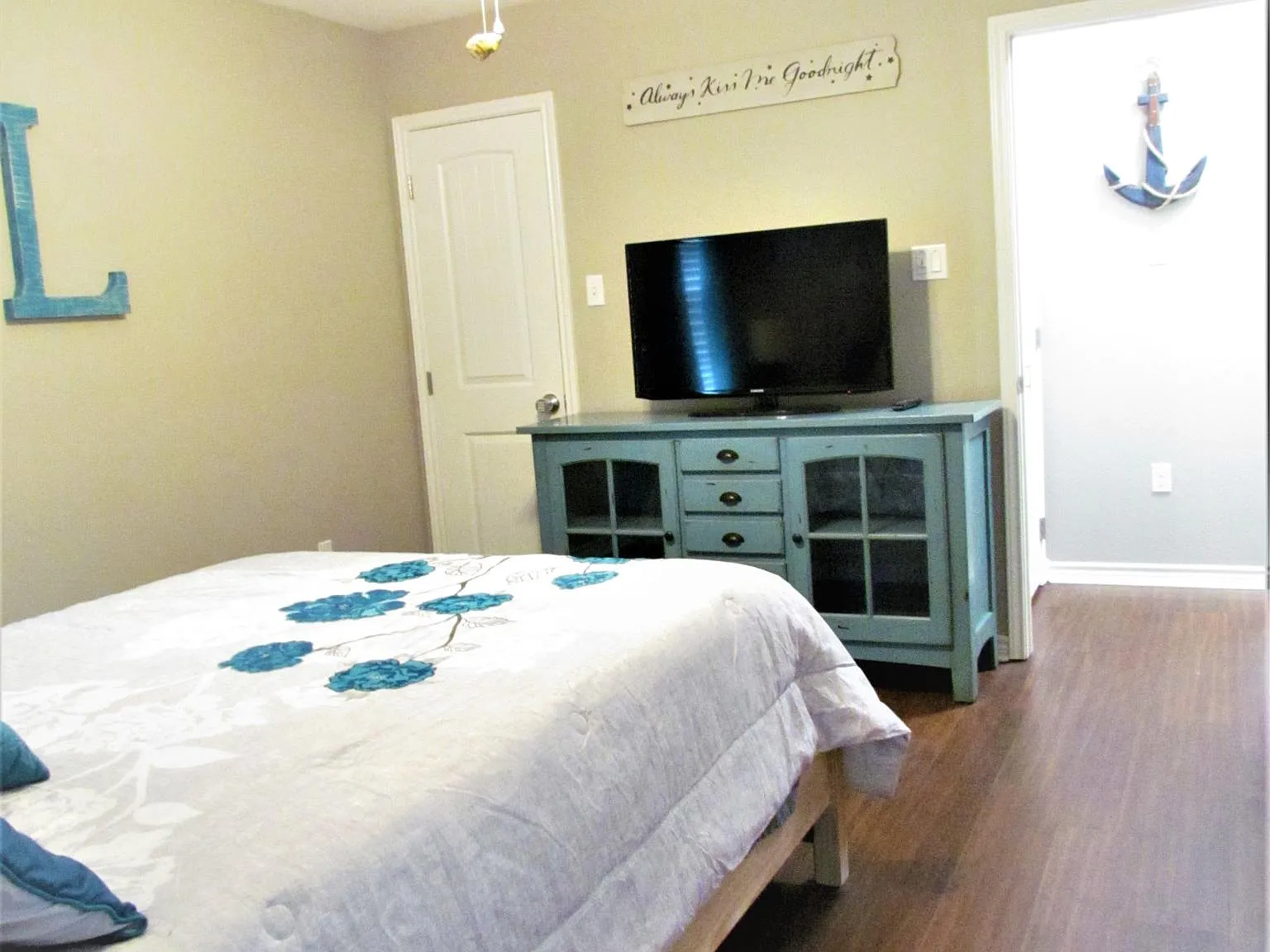1024 S Live Oak St — Photo 3