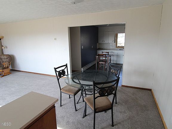 4th image of 304 1st Ave S