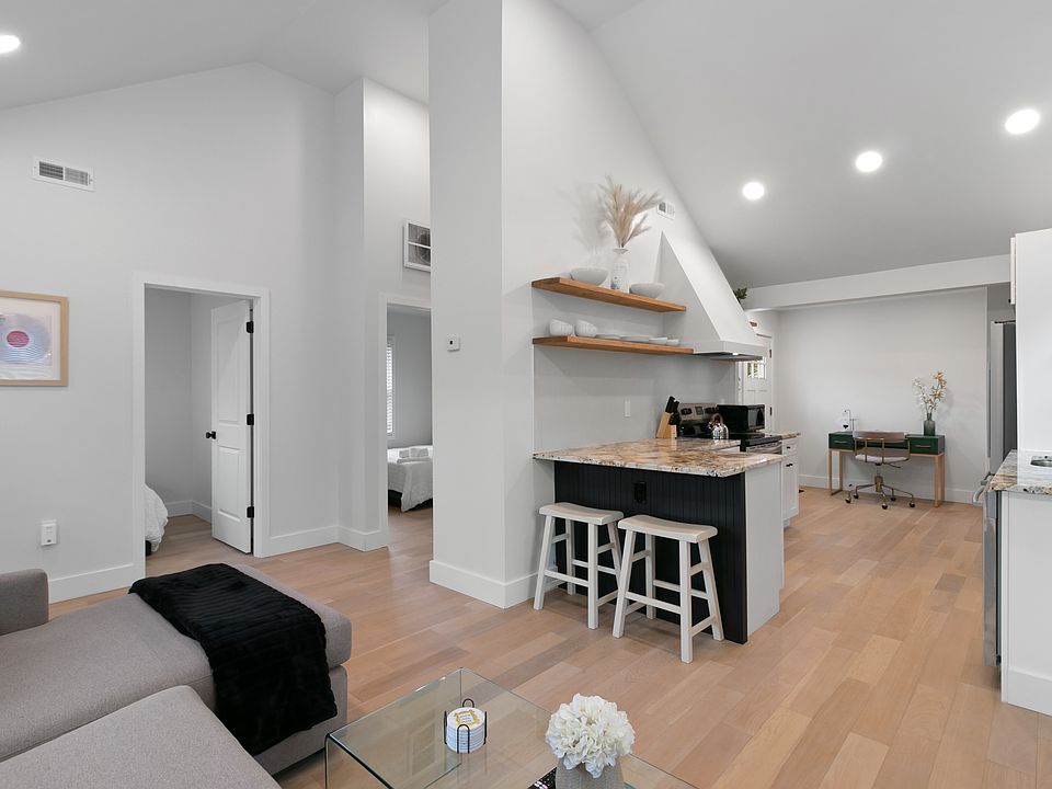 1st image of 95 W Annabelle Ave