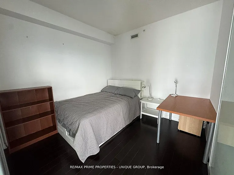 386 Yonge St #5316 — Photo 13