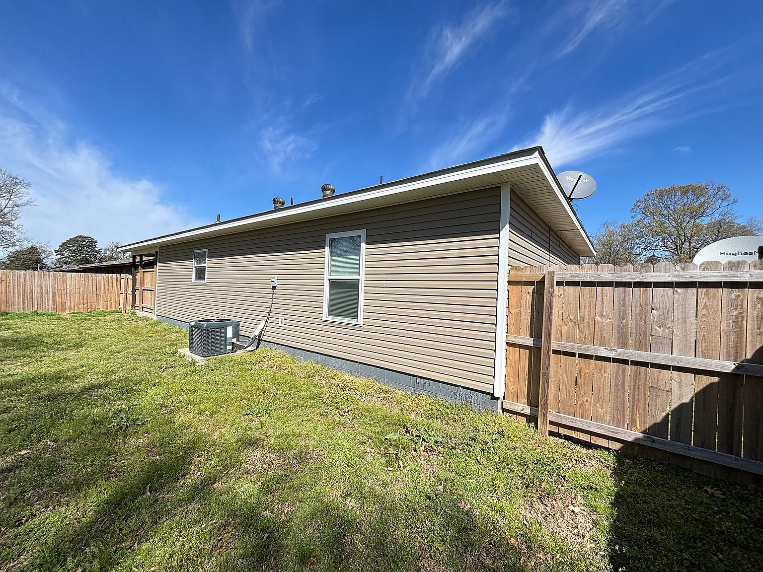 213 Teresa Ln — Photo 3