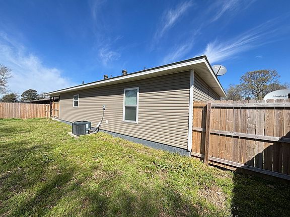 2nd image of 213 Teresa Ln