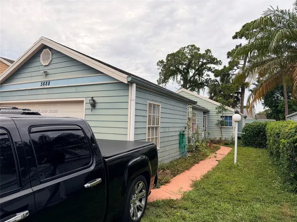 5688 Dewberry Way, West Palm Beach, FL 33415