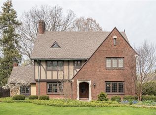 111 Grosvenor Rd, Rochester, NY 14610