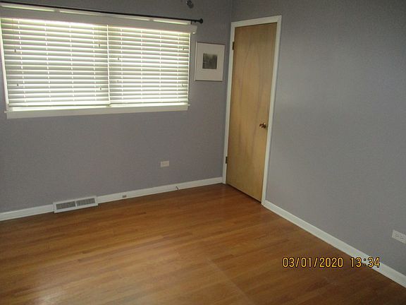 4th image of 39 E 159th St