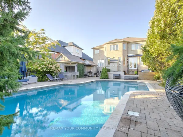 18 Sunrise Ridge Trl, Whitchurch Stouffville, ON L4A 0C9