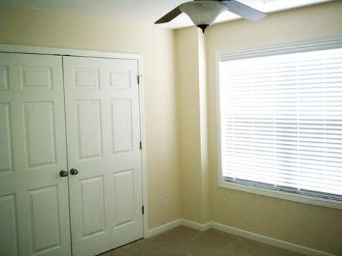 5th image of 20 Bedford Park Dr