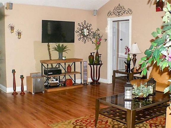 2nd image of 806 N Black Lake Ct