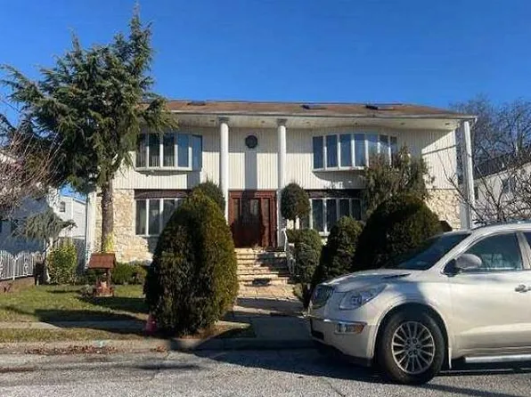 1596 Johnson Avenue, Elmont, NY 11003