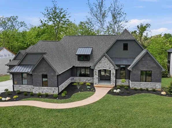 18 Chimney Ridge Dr, Loveland, OH 45140