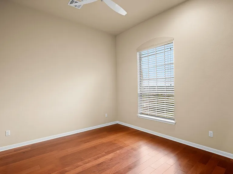 11704 Palisades Pkwy — Photo 10