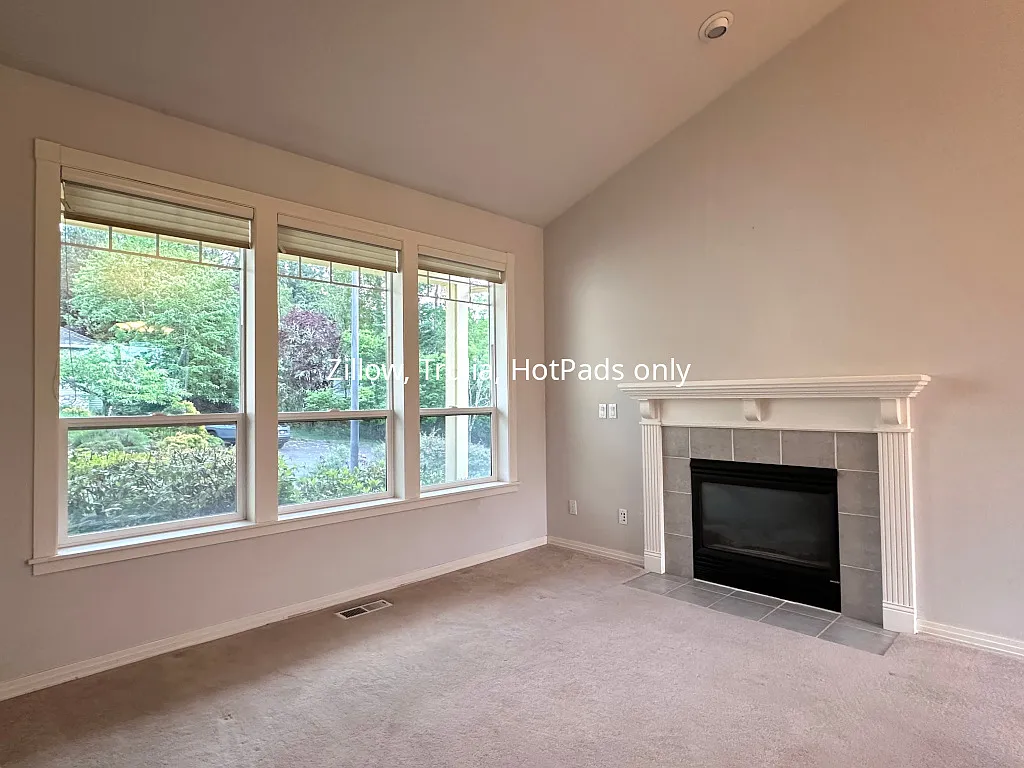 Living room - 14533 SW Dauer Ct