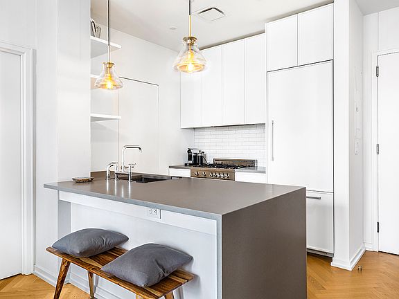 4th image of 184 Kent Ave APT D501