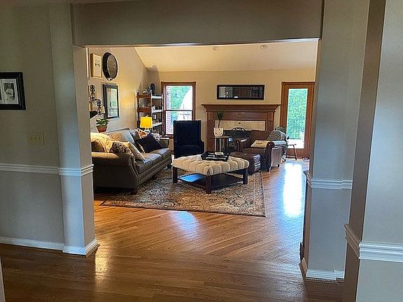 4th image of 119 Whispering Woods Ln