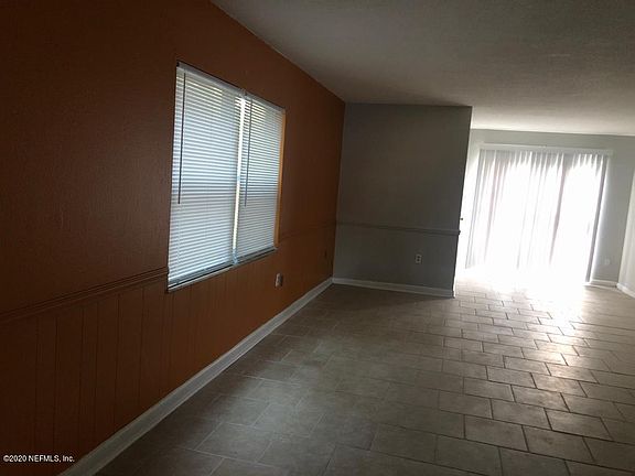 4th image of 805 Louisville St APT 1