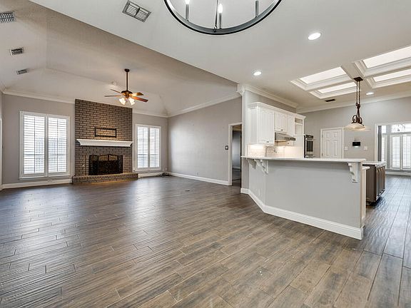 2nd image of 5804 Cranston Pl