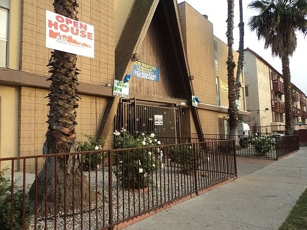 1st image of 822 N Mariposa Ave APT 09