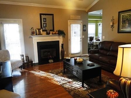 3rd image of 404 N Sweetwater Hills Dr