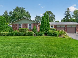5569 S River Dr, Ottawa, ON K4M1J4