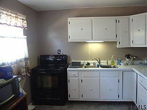 2nd image of 4 Fern Dr