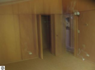 14122 E Royal Rd, Stanwood, MI 49346