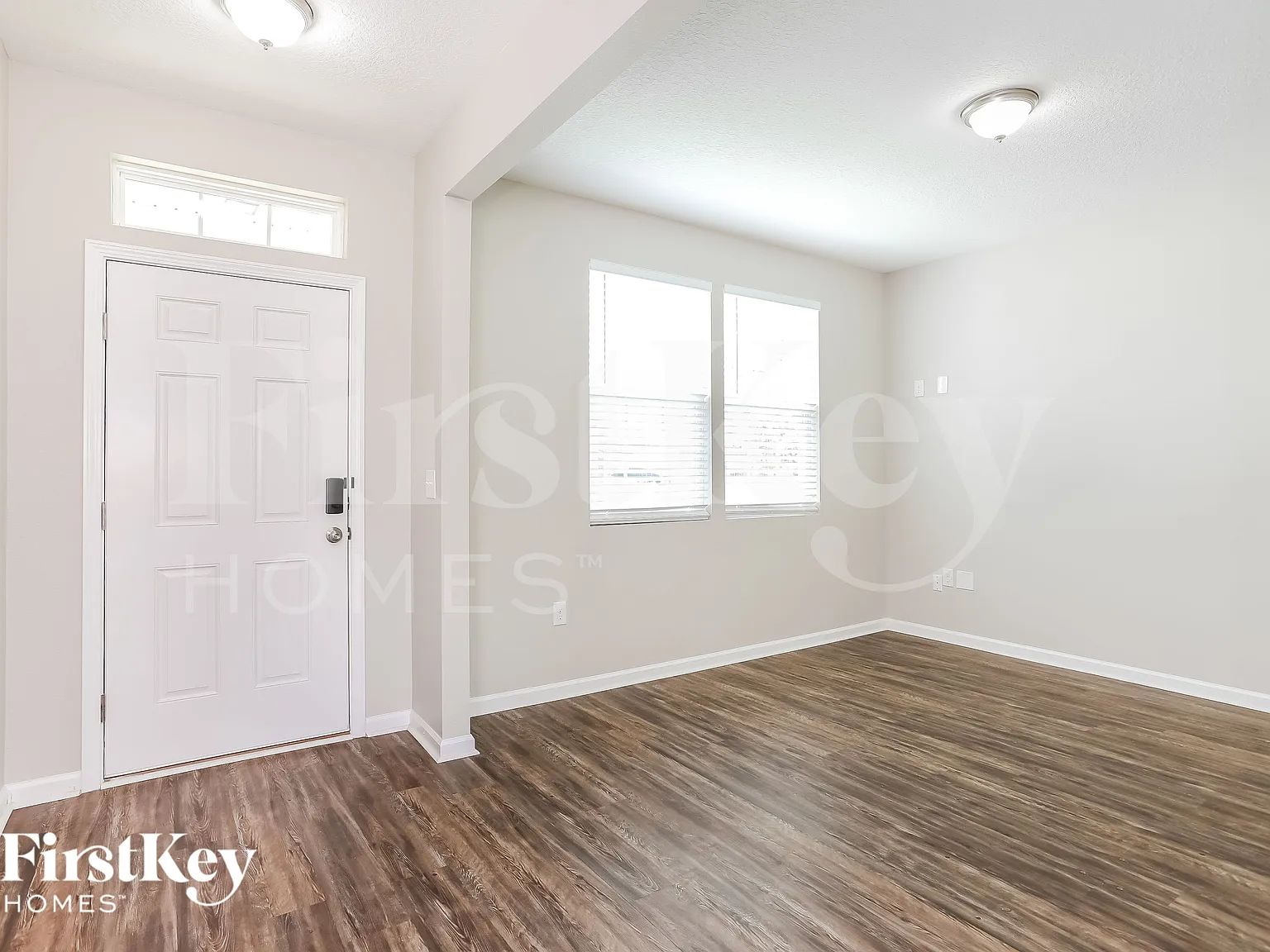 4 bed, 2.5 bath, 2382 sqft, $2,555 — Photo 3
