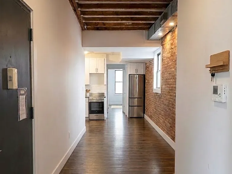7 Ridgewood Pl #2R — Photo 2