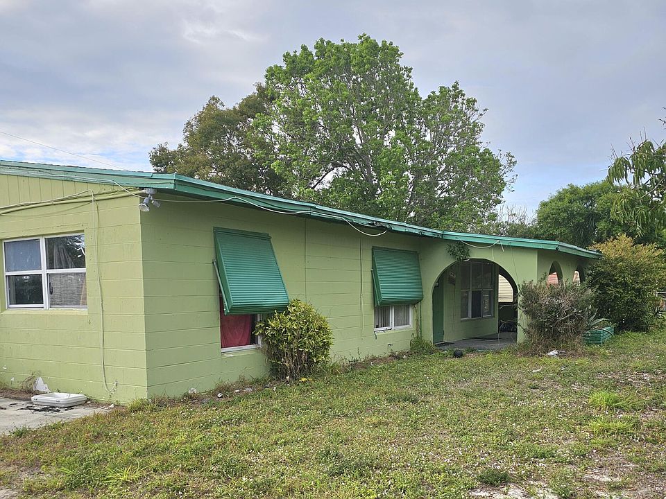 1st image of 2443 2nd Court SE