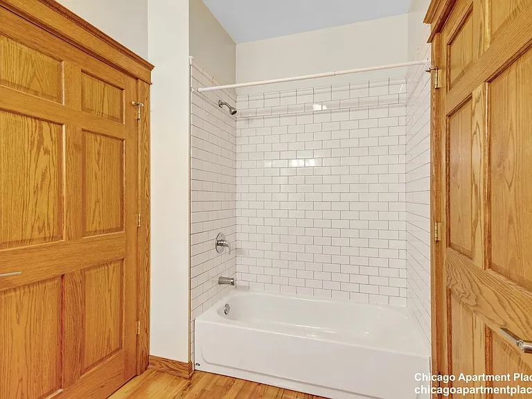 216 N May St #101 — Photo 16