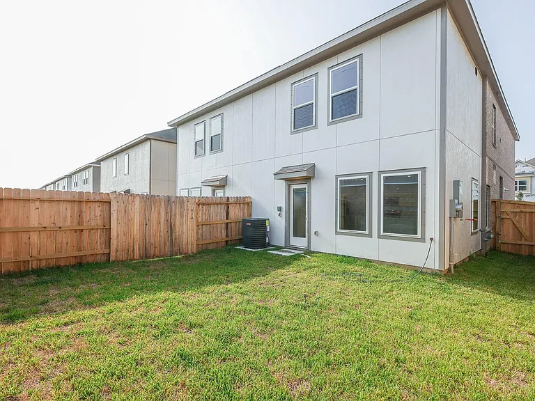 2135 Salinas Dr — Photo 20