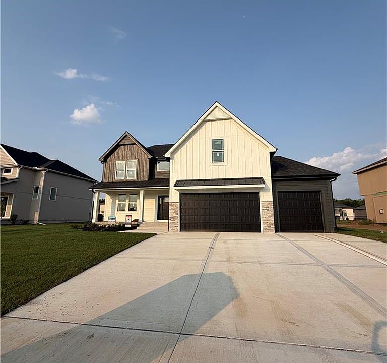 1st image of 2340 Foxtail Dr