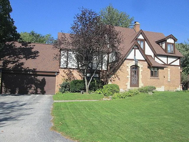 63 Radnor Ln photo 1