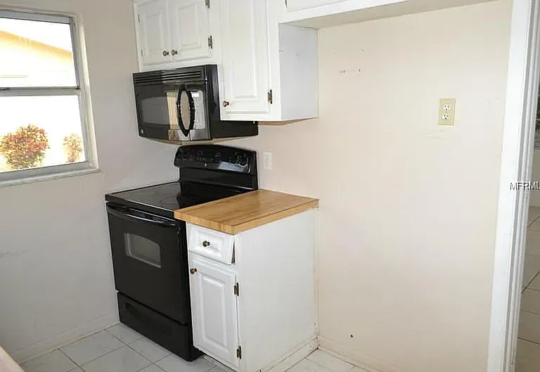 1989 Madrid Ct N — Photo 8