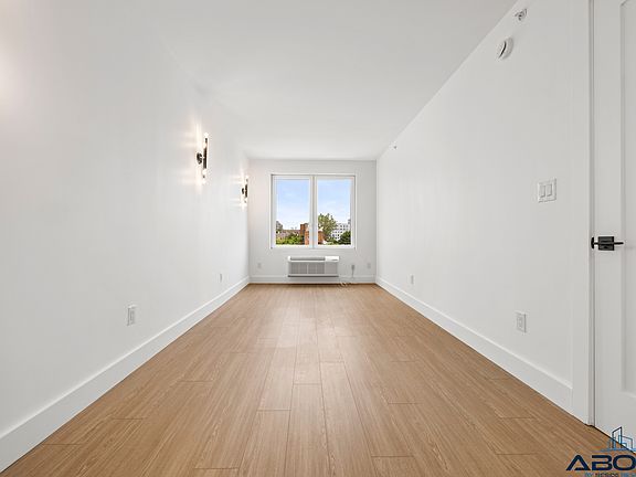 5th image of 134 Erasmus St #4D