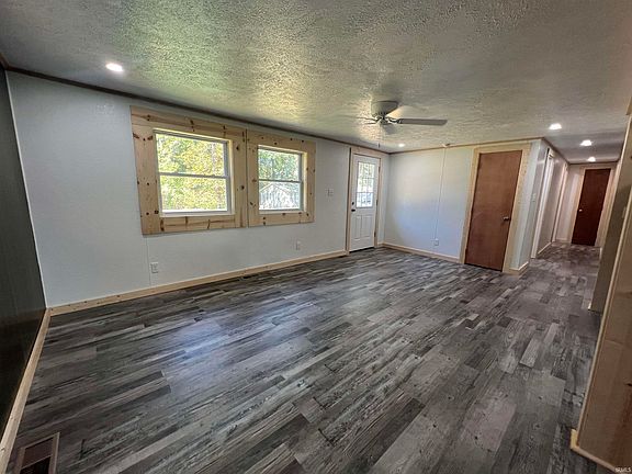 5th image of 1124 N Hill St