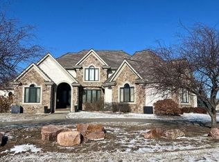 13612 Burt St, Omaha, NE 68154