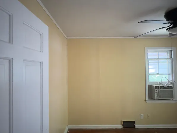 20441 Five Points St, Redford, MI 48240