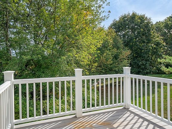 5th image of 103 Laurelwood Dr Unit 103