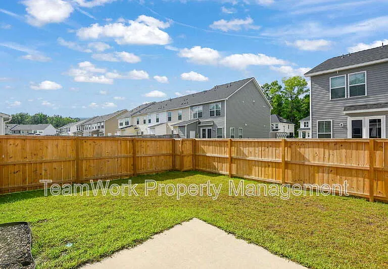 506 Green Fern Dr — Photo 32