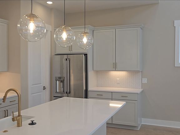 4th image of 99 Orman Ct